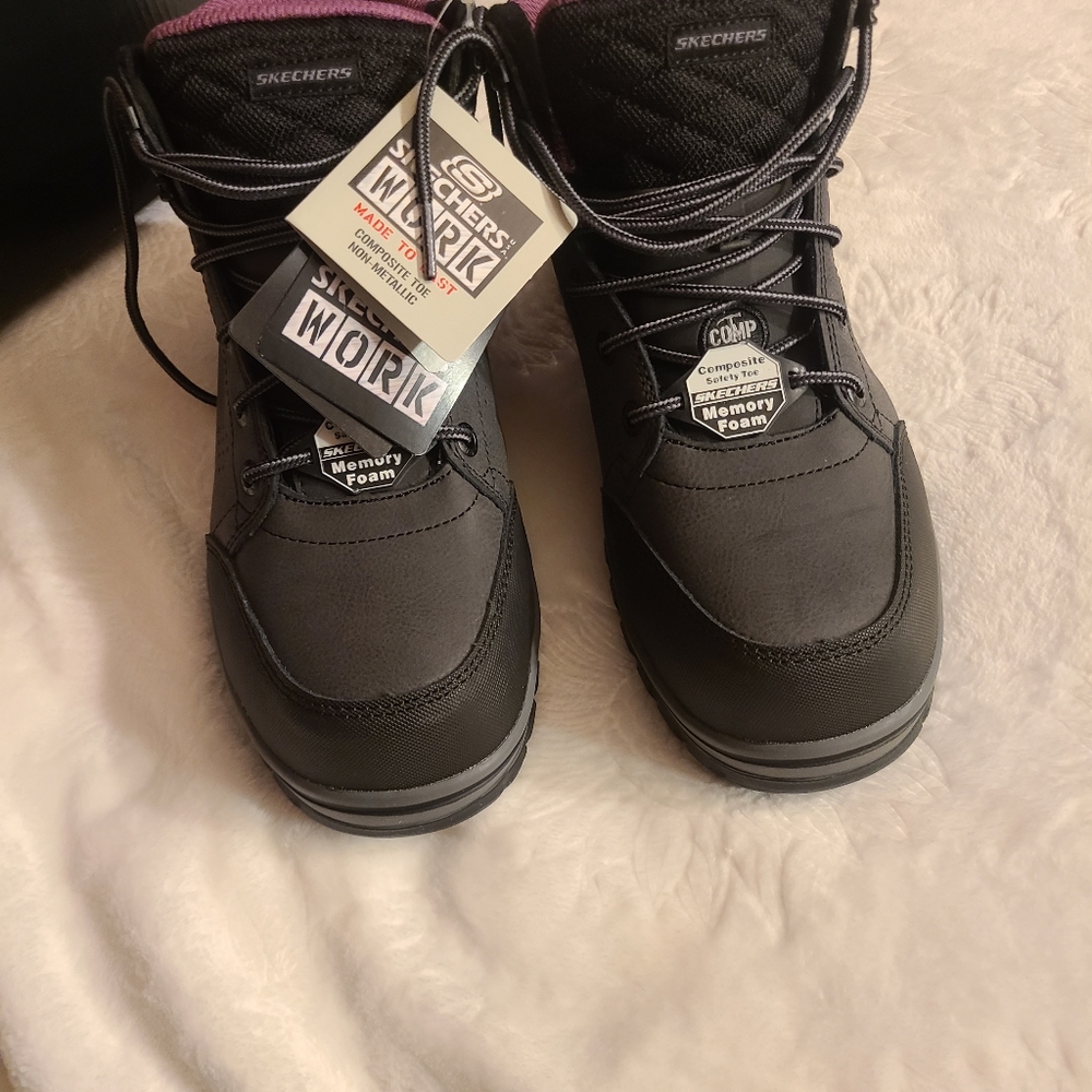 Sketches work shoe
